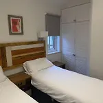Lunas Lodge, 2 Bedrooms With Ensuites, Parking Nearby, 2 Dogs Welcome