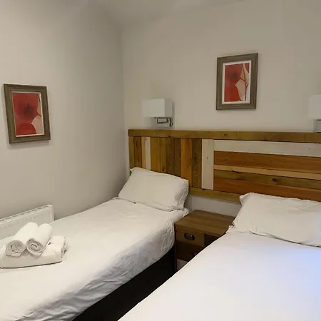 Casa de Férias Lunas Lodge, 2 Bedrooms With Ensuites, Parking Nearby, 2 Dogs Welcome *