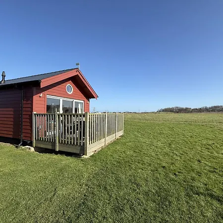 Holiday home Lunas Lodge, 2 Bedrooms With Ensuites, Parking Nearby, 2 Dogs Welcome *