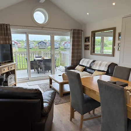 Lunas Lodge, 2 Bedrooms With Ensuites, Parking Nearby, 2 Dogs Welcome * Reighton